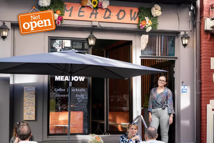 Foarte tânăra antreprenoare – de origine română – Zamfira (21 de ani) deschide o cafenea confortabilă în centrul orașului Gent din Belgia. „În stele era scris că voi deveni antreprenor”