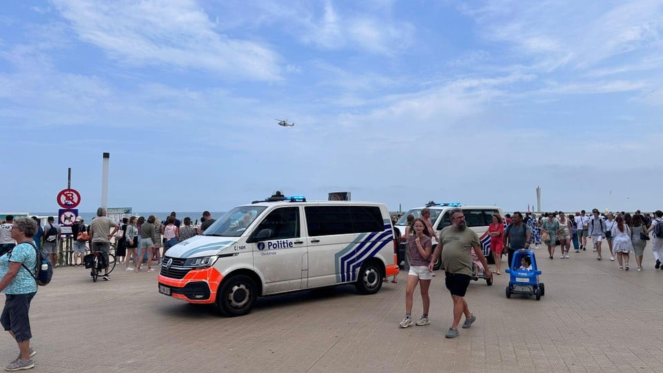 Trei adolescenți au avut probleme în mare, în orașul Oostende: doi frați (16 și 17 ani) salvați, al treilea băiat (16) a murit